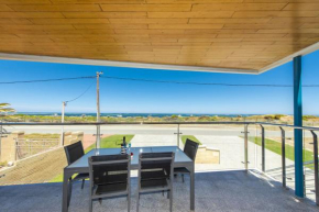 Ocean Surf - Luxury Apartment with Ocean Views, Lancelin